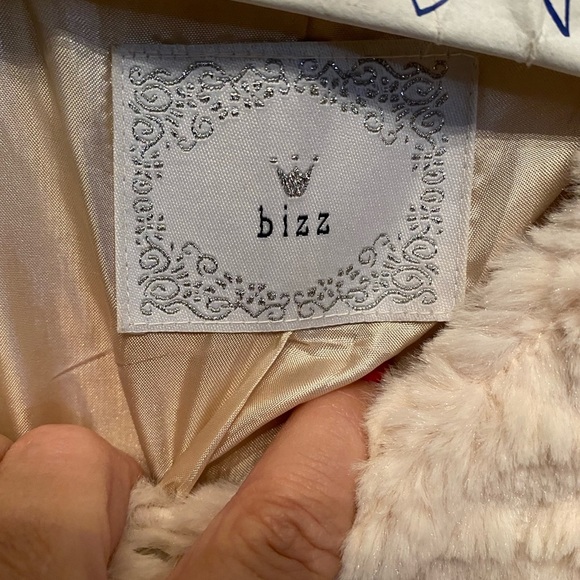 Super soft faux chenille like fur lightweight jacket . - Picture 3 of 4